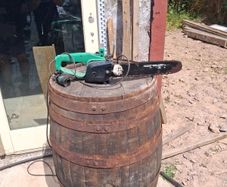 electric chainsaw