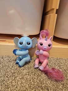 Finger toys