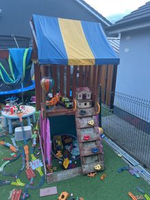 Free tree house, slide