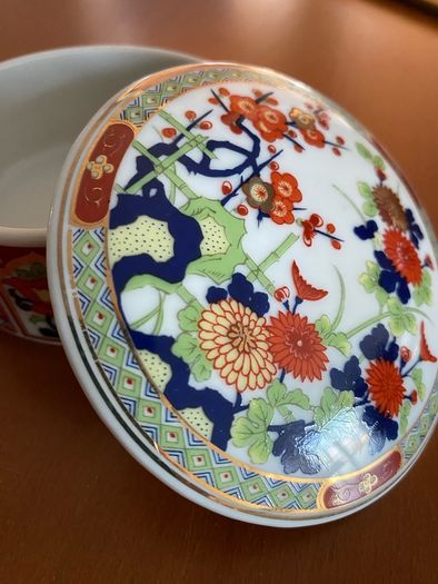 Vintage Japanese Porcelain Covered Dish / Trinket Box - Imari Style Floral Design