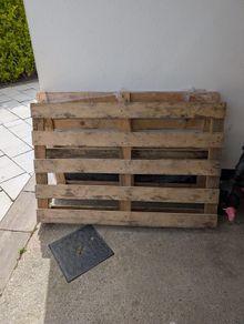 Free wooden pallets