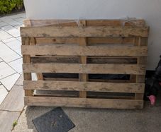 Free wooden pallets