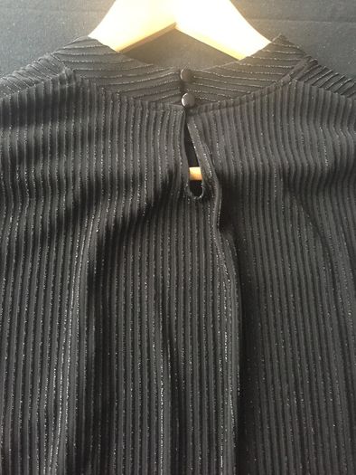 Bnwt Black sparkling top