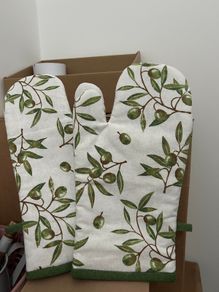Oven Gloves - Brand New