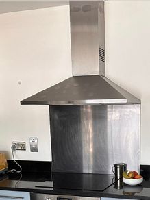NEFF 90cm Chimney Cooker Hood Stainless Steel & Splashback