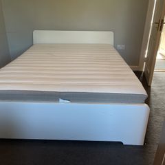 King sized bed