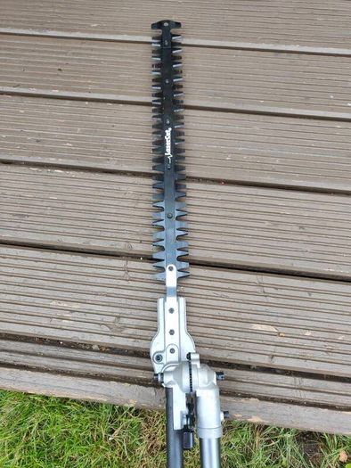 Long reach hedge trimmer