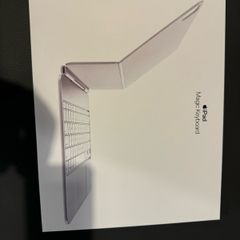 iPad Pro 13-inch (MAGIC KEYBOARD) British English WHITE Brand New Sealed 1 Year Warranty