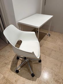 White desk armchair on wheels with attached cushion - Actona, Denmark