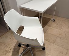 White desk armchair on wheels with attached cushion - Actona, Denmark