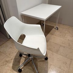 White desk armchair on wheels with attached cushion - Actona, Denmark