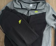 Nike Tech Fleece