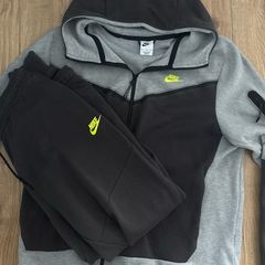 Nike Tech Fleece