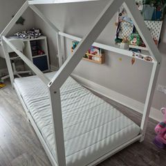 Montessori kids bed