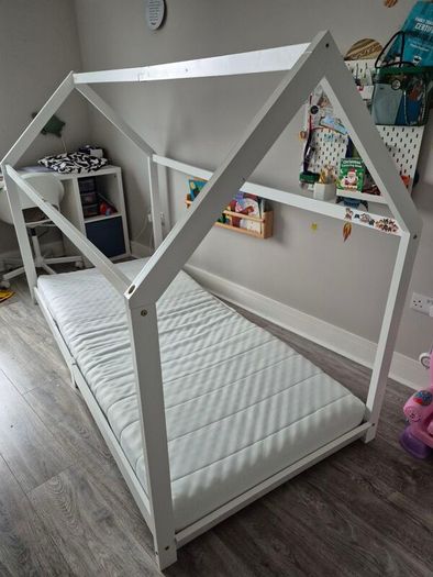 Montessori kids bed