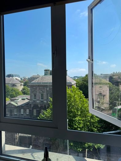 Nail table & Beauty Room Available to rent Dublin