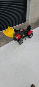 Massey 7226 Outdoor tractor and accessories