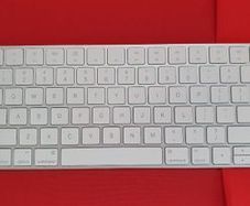 Apple Bluetooth Wireless Mini Keyboard V2 (A1644).