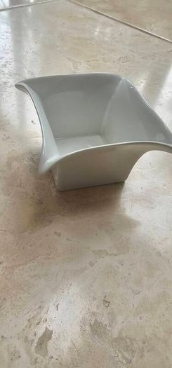 Porcelain dish