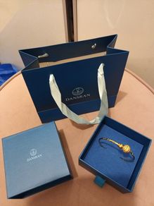 Gold bangle