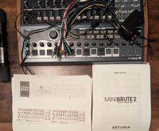 Synthesizer Arturia Minibrute 2s