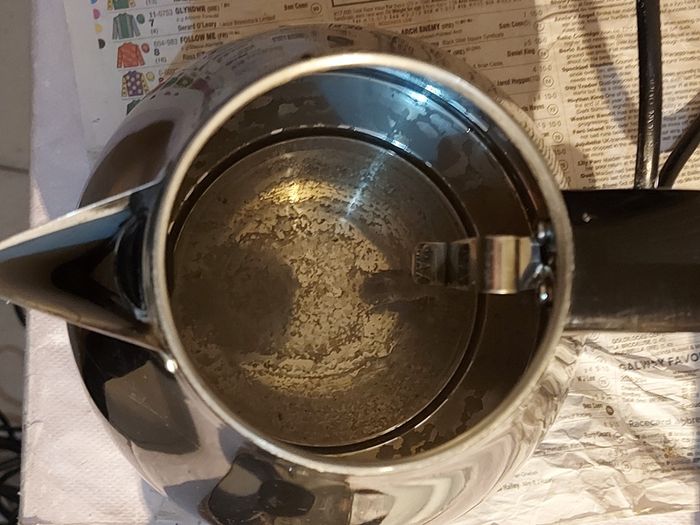 DeLonghi micalite Electric Kettle, Model KBOM3001.BK, in excellent condition and working perfect