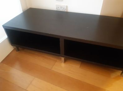 Tv bench