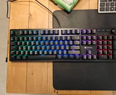 Koorui Mechanical Gaming Keyboard tactile Blue Switch - Used