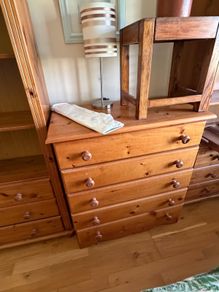Chest of drawers