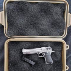 1/4 scale model, desert eagle in hardshell case.