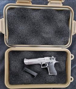 1/4 scale model, desert eagle in hardshell case.