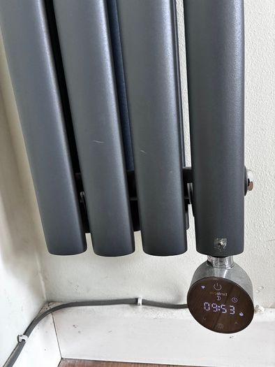 Oil-filled Ecostrad vertical double panel electric rad 1200W