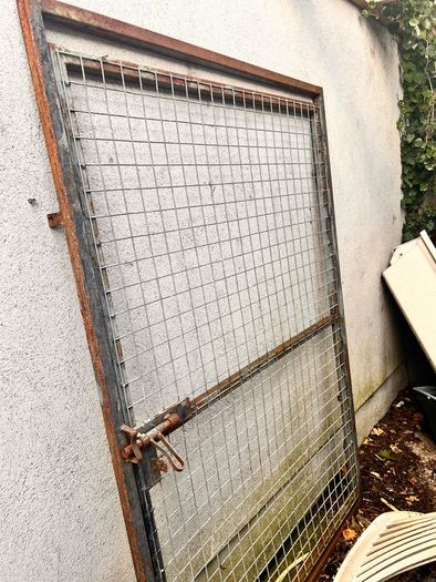 dog run gate