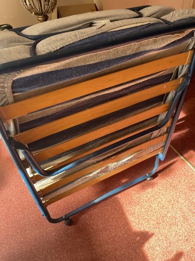 Fold up indoor camp bed