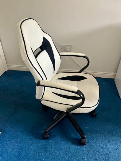 Adjustable Office / Gaming Chair