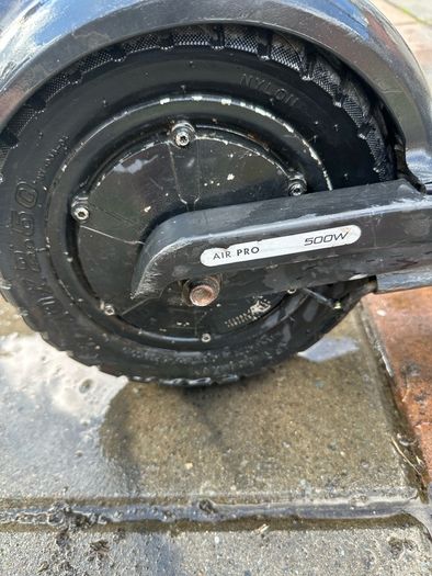 Pure electric scooter