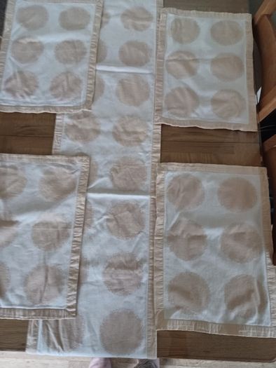 Table runner and table mats