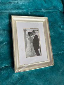 Pearl photo frame.