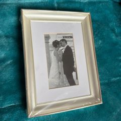 Pearl photo frame.
