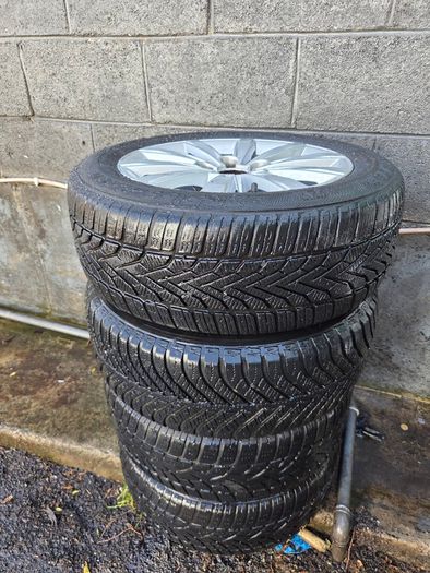 Alloy Wheels with Tyres