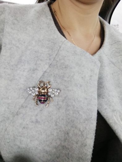 Honey Bee Pearl Crystal Brooch Pin