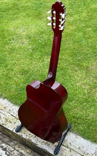 Valencia VC104C Cutaway Classical Guitar + Gig Bag