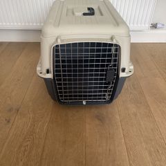Pet carrier/crate
