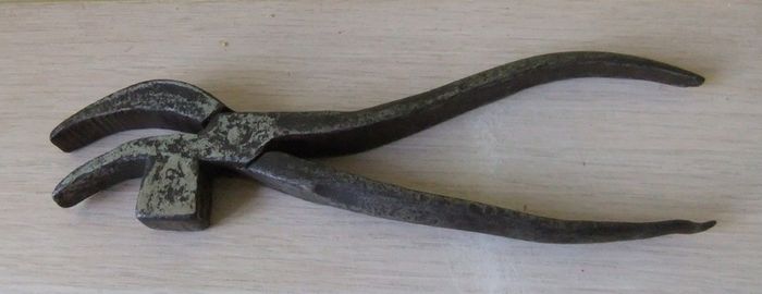 Old Cobblers Pliers