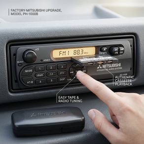 Mitsubishi radio cassette player with case and removal panel Free viewing