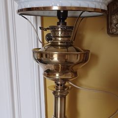 Antique Victorian Oil Lamp