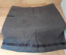 Skirt in brown colour, with belt, size UK16  EU44