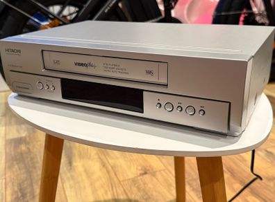 Hitachi VT-MX310E VHS Video Cassette Recorder