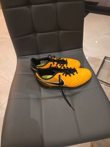 Nike football boots yellow size 5.5