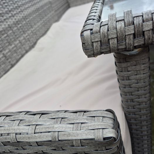 6 seater almost new rattan dining set